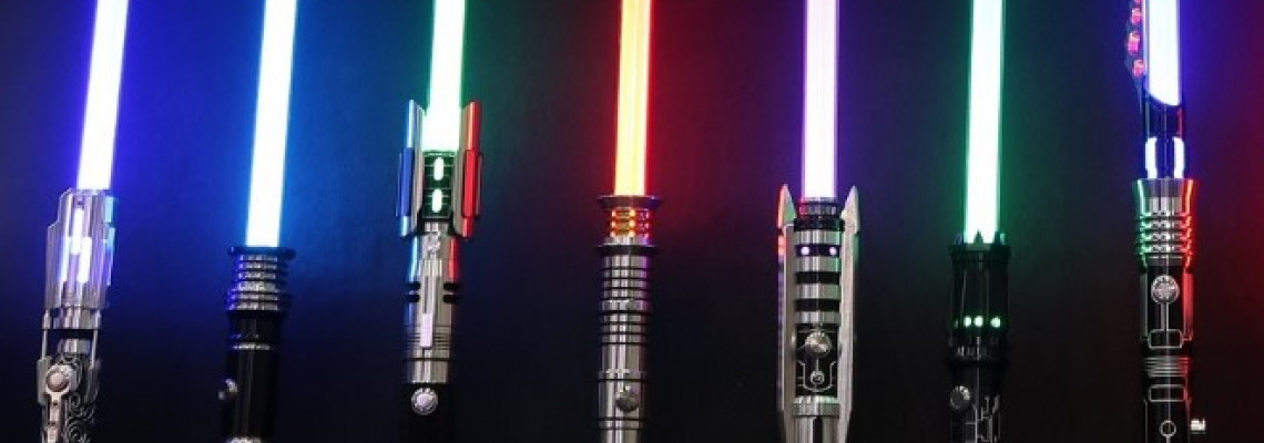 HOW MANY LIGHTSABERS DOES GENERAL GRIEVOUS HAVE?